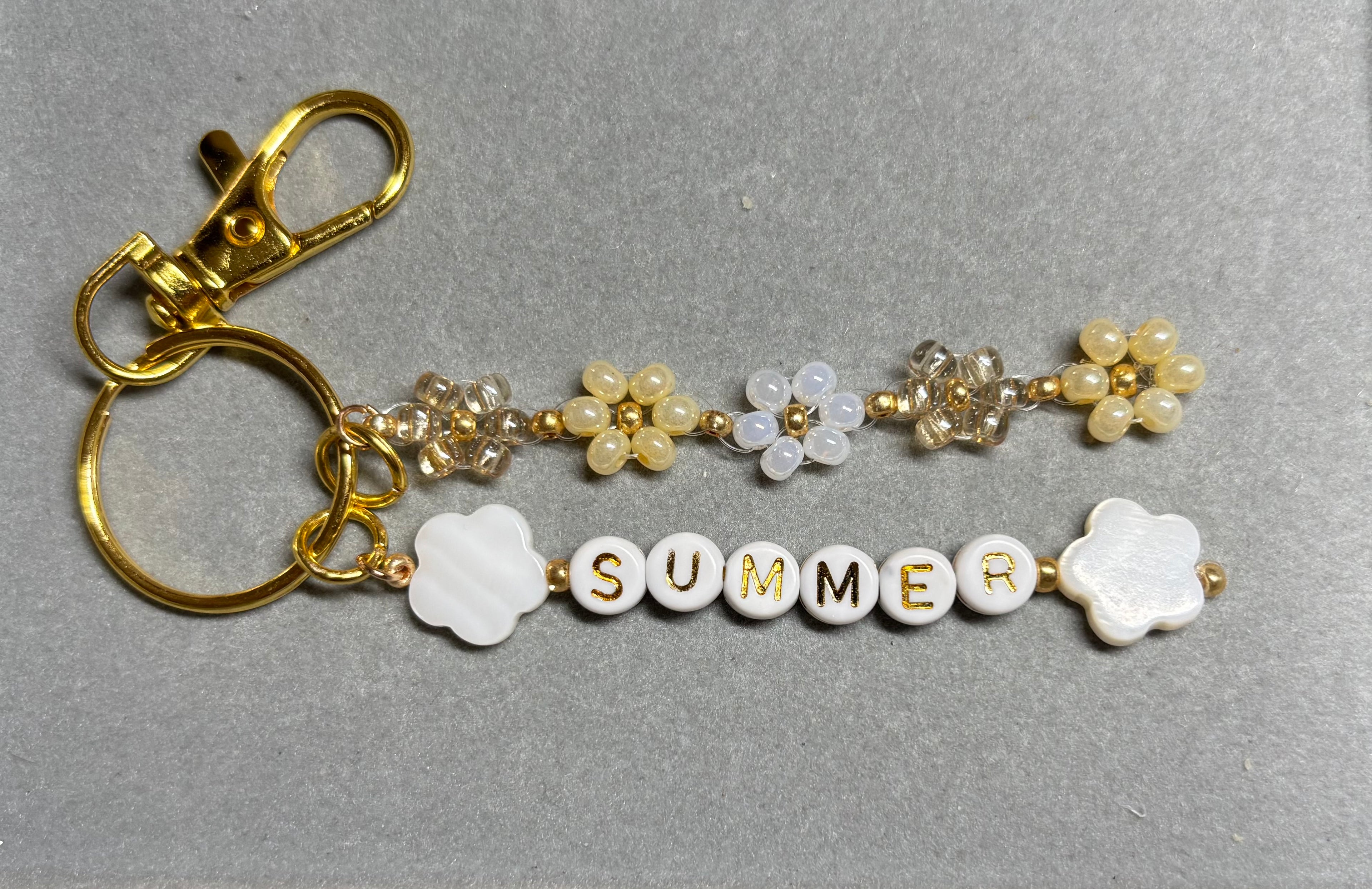 Beaded Daisy Keychain - SUMMER